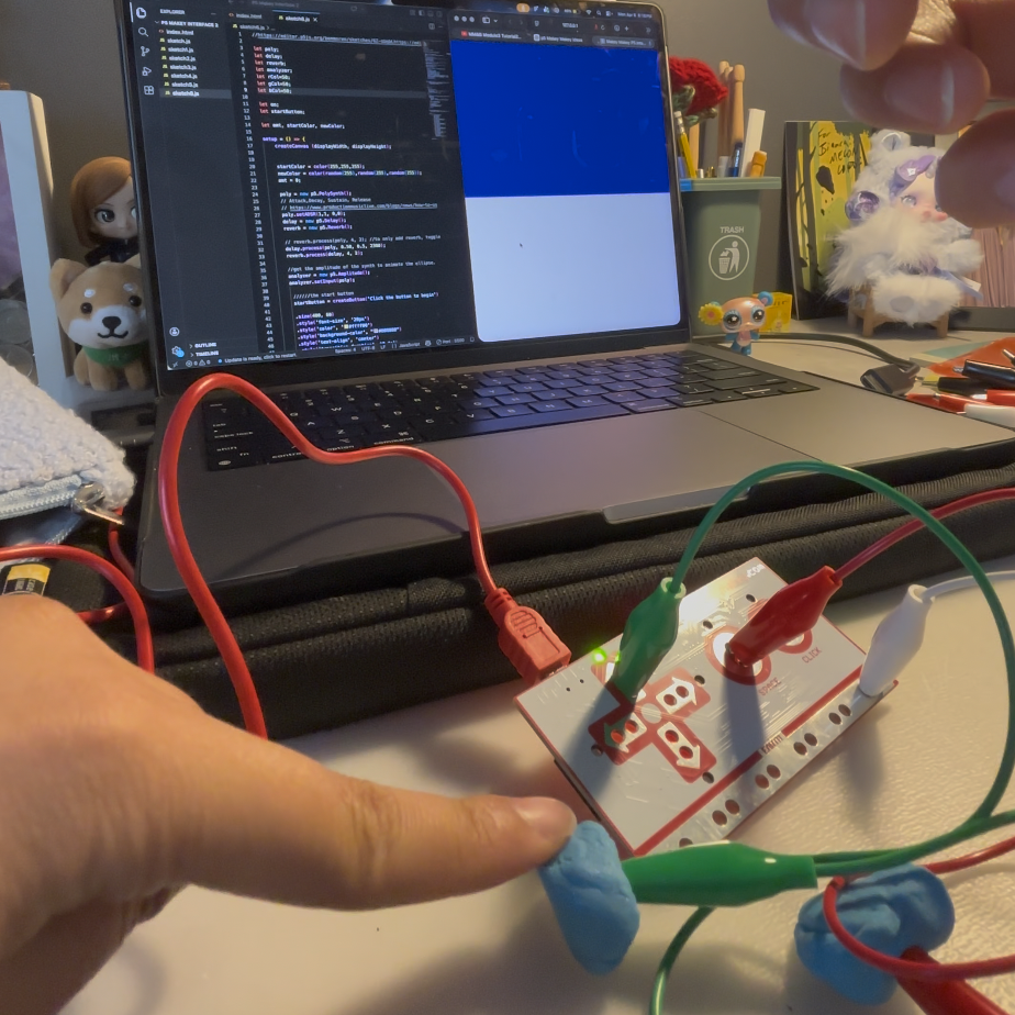 Testing the conductivity of Play-Doh pieces with the Makey Makey as controls. <a href='https://youtube.com/shorts/fmk_pDQ_Utg?feature=share' target='_blank'><p>Experimentation video link</p></a>